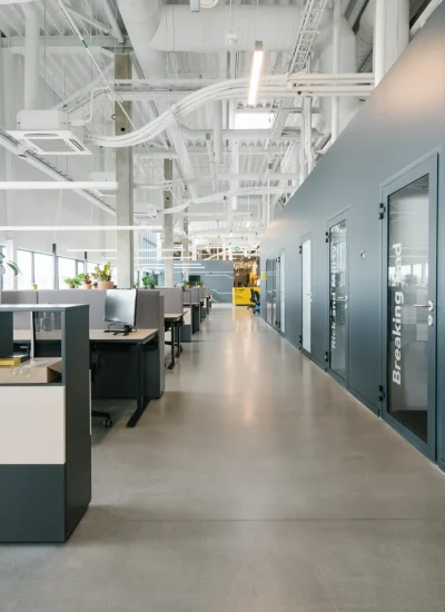 modern-open-space-office-interior-2026-01-09-08-42-17-utc